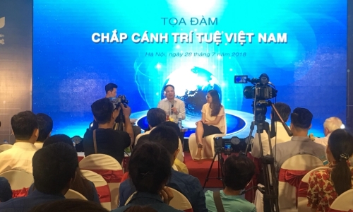 Toạ đàm “Chắp cánh trí tuệ Việt Nam"