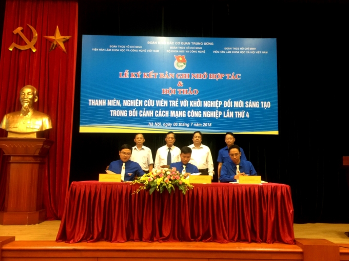 Lễ ký bản Ghi nhớ hợp tác giữa 3 cơ quan Bộ Khoa học và Công nghệ, Viện Hàn lâm KH&CN Việt Nam, Viện Hàn lâm Khoa học Xã hội Việt Nam