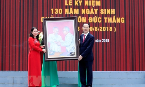 Học tập, tu dưỡng, rèn luyện theo tấm gương Bác Tôn kính yêu - người cộng sản kiên trung, nhà lãnh đạo mẫu mực