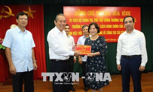 Phó Thủ tướng Thường trực Chính phủ Trương Hòa Bình làm việc tại Tuyên Quang