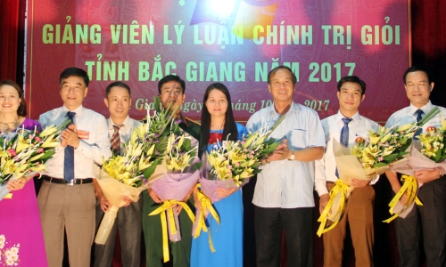 Bắc Giang: Sáng tạo trong công tác bồi dưỡng, ​giáo dục lý luận chính trị