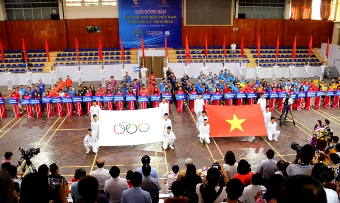 Quang cảnh lễ khai mạc Giải bóng bàn Cúp Hội Nhà báo Việt Nam lần thứ XII.