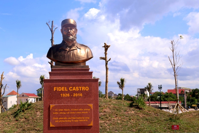 Tượng đài Chủ tịch Fidel tại công viên Fidel Castro, TP. Đông Hà, Quảng Trị.