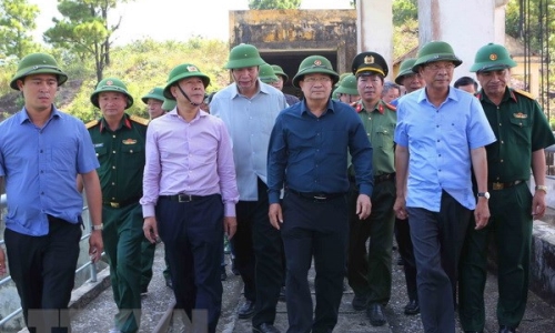 Phó Thủ tướng thị sát tình hình chống bão Mangkhut tại Quảng Ninh