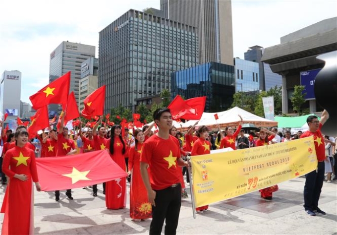 Kỷ niệm 73 năm ngày Quốc khánh Việt Nam, ngày 2/9/2018, Hội người Việt Nam tại Hàn Quốc đã tổ chức Lễ hội Văn hóa Việt Nam tại Quảng trường Gwanghwamun, trung tâm Thủ đô Seoul. Ảnh: Mạnh Hùng/TTXVN