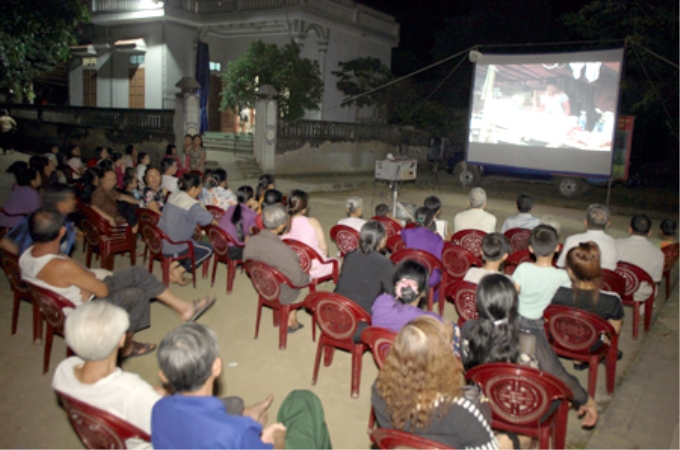 Một buổi chiếu phim cho người dân vùng sâu, vùng xa trong tỉnh.