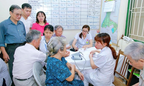 Thực trạng thiếu nhân lực chăm sóc người cao tuổi ở Việt Nam
