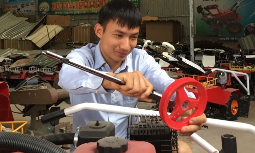 Nhà sáng chế “chân đất” & chiếc máy nông nghiệp “Made in Việt Nam”