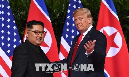 Tổng thống Mỹ Donald Trump và nhà lãnh đạo Triều Tiên Kim Jong-un bắt đầu bước vào cuộc hội đàm lịch sử
