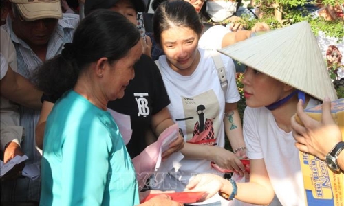 Chung tay chăm lo Tết cho công nhân lao động, người có hoàn cảnh khó khăn