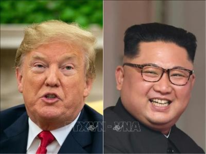 Tổng thống Mỹ Donald Trump và nhà lãnh đạo Triều Triên Kim Jong-un đã có cuộc gặp lịch sử lần đầu tiên ngày 12-6-2018 ở Singapore.