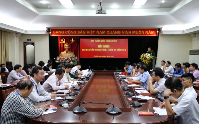 Quang cảnh hội nghị báo cáo viên tháng 11/2019