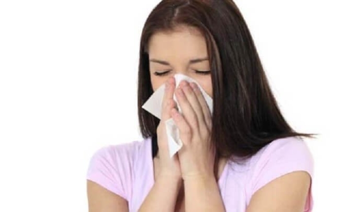 Triệu chứng ho, chảy nước mũi, nghẹt mũi thường xảy ra ở người lớn bị sốt siêu virus