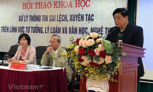 ‘Cần đấu tranh trực diện với quan điểm sai trái’