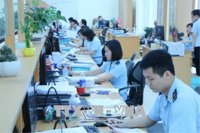 Khu vực tiếp nhận, giải quyết hồ sơ của doanh nghiệp tại Chi cục Hải quan cửa khẩu Cảng Đình Vũ. Ảnh: Minh Thu/TTXVN.