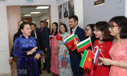 Chủ tịch Quốc hội gặp gỡ cộng đồng người Việt tại Cộng hoà Tatarstan