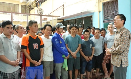 Đại sứ quán Việt Nam tại Indonesia thăm lãnh sự ngư dân