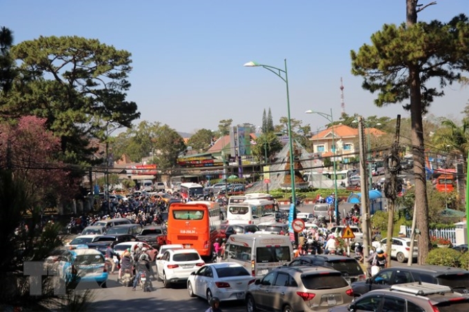 Ngã tư Trần Hưng Đạo nối với đường 3/4 là điểm thường xuyên xảy ra ách tắc tại thành phố Đà Lạt. (Ảnh: TTXVN)