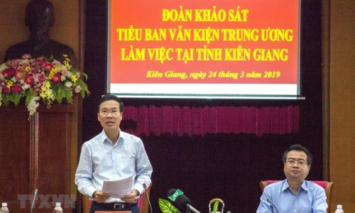 Đoàn Tiểu ban Văn kiện Đại hội XIII của Đảng làm việc tại Kiên Giang