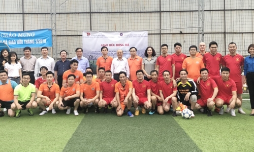 Giao lưu bóng đá chào mừng ngày thành lập Đoàn TNCS Hồ Chí Minh