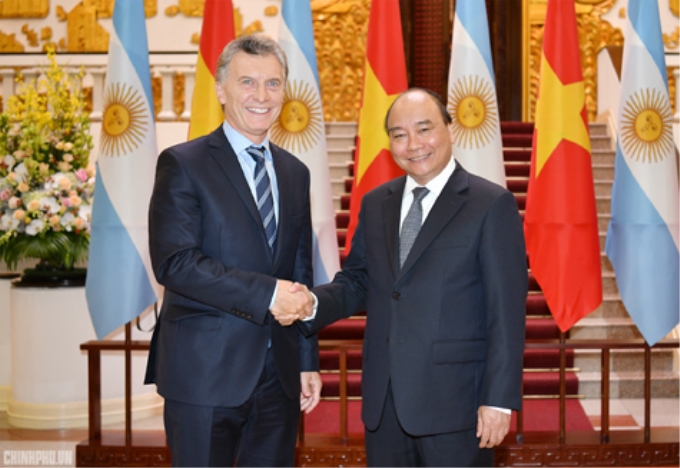 Thủ tướng Nguyễn Xuân Phúc và Tổng thống Mauricio Macri. Ảnh: VGP/Quang Hiếu