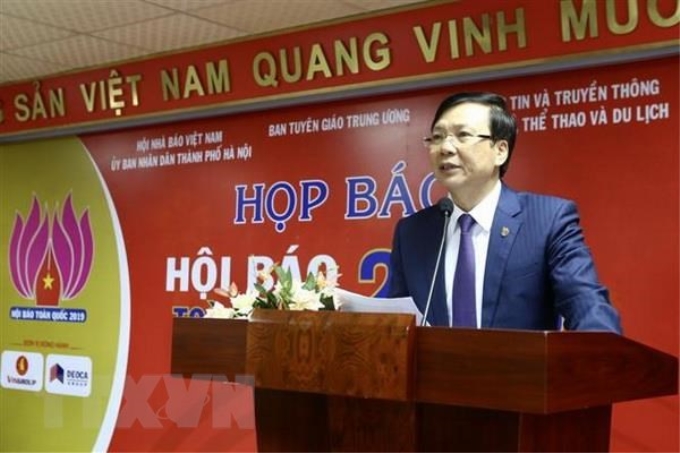 Phó Chủ tịch Thường trực Hội Nhà báo Việt Nam Hồ Quang Lợi phát biểu tại Họp báo giới thiệu về Hội báo toàn quốc 2019. (Ảnh: TTXVN)