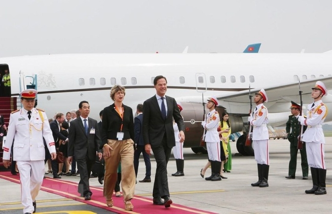 Thủ tướng Hà Lan Mark Rutte đến Sân bay Nội Bài, bắt đầu chuyến thăm chính thức Việt Nam .