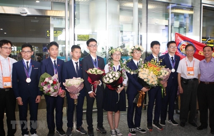 8 thí sinh đội tuyển quốc gia Việt Nam tham gia Olympic Vật lý châu Á lần thứ 20 năm 2019 đều đoạt giải. (Ảnh: TTXVN)