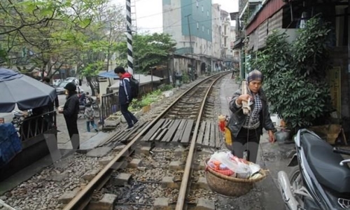 Đường sắt cần hơn 7.300 tỷ đồng để ngăn chặn ‘tử thần’ rình rập