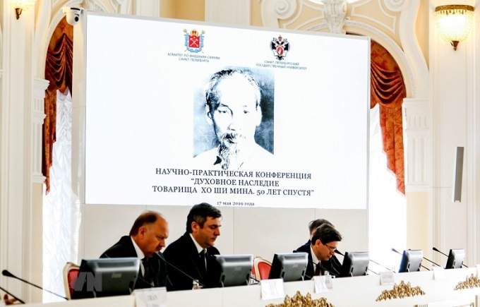 Hội thảo được tổ chức trang trọng tại khán phòng chính của trụ sở thành phố cho thấy sự kính trọng từ phía Chính quyền Saint-Petersburg với Chủ tịch Hồ Chí Minh - vị lãnh tụ kính yêu của Việt Nam. (Ảnh: TTXVN)