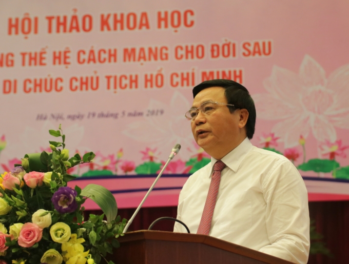 GS. TS. Nguyễn Xuân Thắng, Bí thư Trung ương Đảng, Giám đốc Học viện Chính trị quốc gia Hồ Chí Minh, Chủ tịch Hội đồng Lý luận Trung ương phát biểu tại Hội thảo.