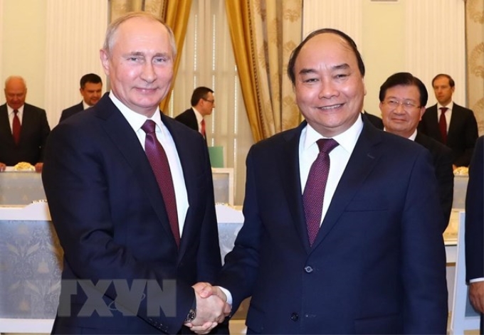 Thủ tướng Nguyễn Xuân Phúc hội kiến Tổng thống Nga Vladimir Putin. (Ảnh: TTXVN)