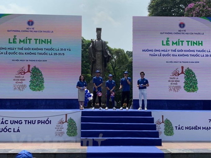 Các cầu thủ bóng đá là đại sứ của chương trình phòng chống thuốc lá năm 2019. (Ảnh: PV/Vietnam+)