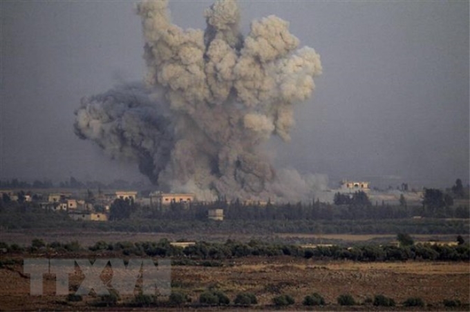 Một cuộc không kích tại Quneitra, Syria, ngày 25/7/2018. (Ảnh: AFP/ TTXVN)