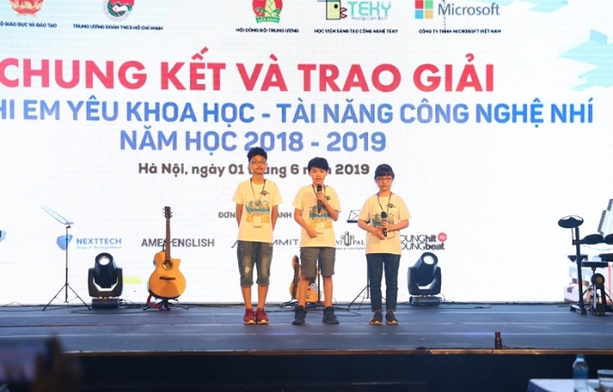 Thí sinh tham gia vòng chung kết cuộc thi. (Ảnh: Vietnam+)