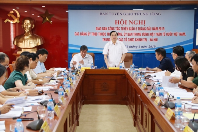 Đồng chí Lê Mạnh Hùng phát biểu chỉ đạo tại Hội nghị.