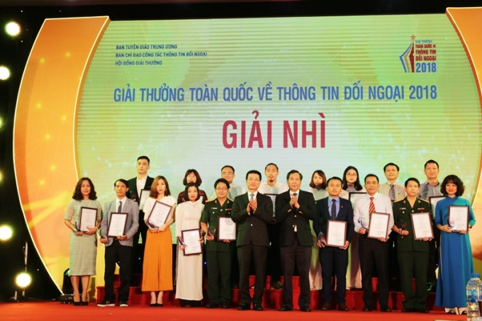 Các tác giả đạt giải Nhì của Giải thưởng năm 2018.