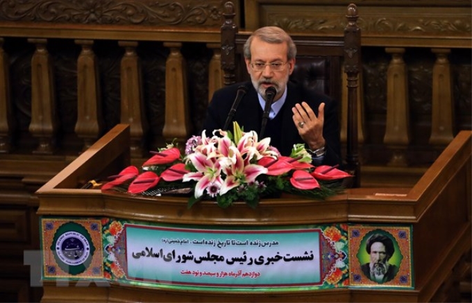 Chủ tịch Quốc hội Iran Ali Larijani phát biểu trong cuộc họp báo tại Tehran. (Nguồn: AFP/TTXVN)