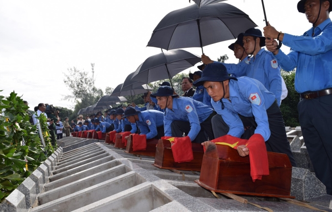 Lễ truy điệu, cải táng 99 hài cốt liệt sỹ quân tình nguyện và chuyên gia Việt Nam hy sinh tại Campuchia. Ảnh: Chương Đài - TTXVN