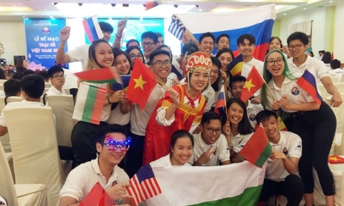 Xúc động lễ bế mạc trại hè Việt Nam cho thanh thiếu niên kiều bào