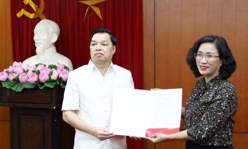 Bổ nhiệm đồng chí Đinh Thị Mai giữ chức Vụ trưởng Vụ Tuyên truyền