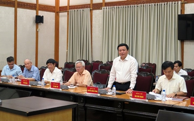 Đồng chí Nguyễn Xuân Thắng phát biểu tại Hội thảo.