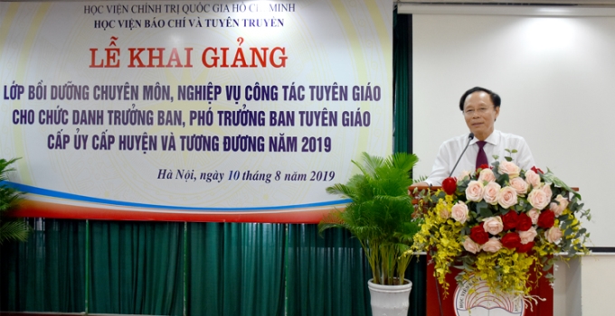 PGS,TS. Trương Ngọc Nam -  Bí thư Đảng ủy, Giám đốc Học viện phát biểu khai giảng Lớp Bồi dưỡng.