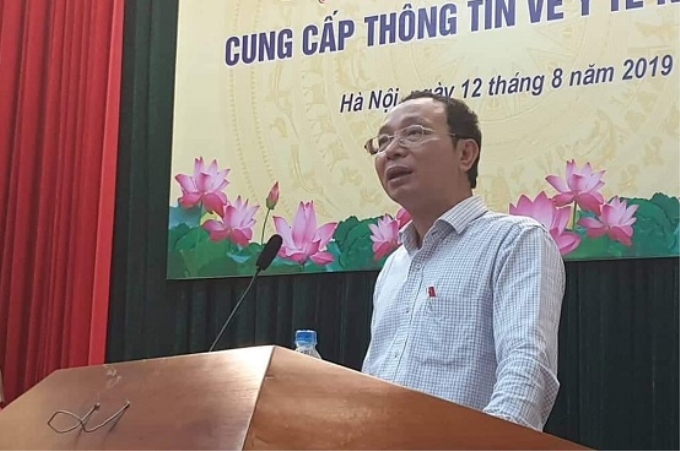 Ông Nguyễn Nam Liêm thông tin về Thông tư hướng dẫn xây dựng giá dịch vụ chăm sóc khám chữa bệnh theo yêu cầu. (Ảnh: VGP).