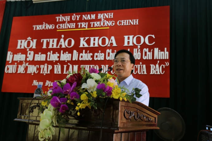 Đồng chí Trần Văn Chung, Phó Bí thư Thường trực Tỉnh ủy, Chủ tịch HĐND tỉnh phát biểu khai mạc Hội thảo (Ảnh: Thanh Thủy)