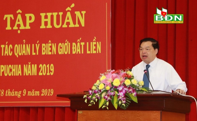 Phó Trưởng Ban Tuyên giáo Trung ương Lê Mạnh Hùng phát biểu khai mạc hội nghị.