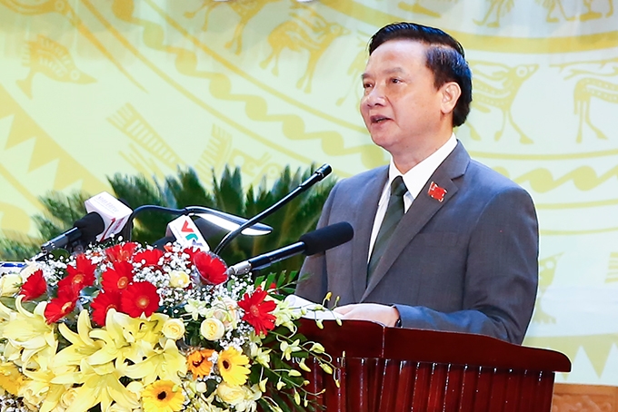 Đồng chí Nguyễn Khắc Định - Ủy viên Ban Chấp hành Trung ương Đảng, Bí thư Tỉnh ủy trình bày diễn văn khai mạc Đại hội