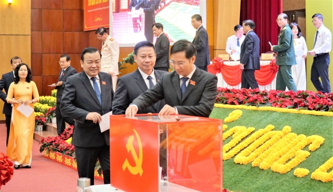 Các đại biểu bỏ phiếu bầu Ban Chấp hành tại Đại hội Đại biểu Đảng bộ tỉnh Tây Ninh nhiệm kỳ 2020 - 2025