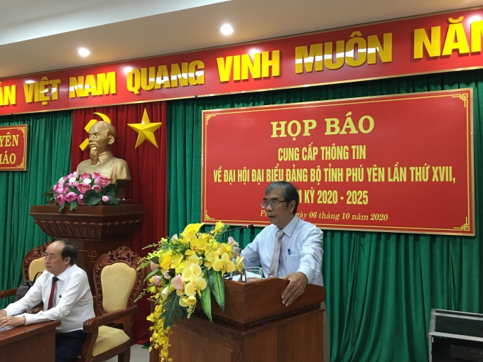 Đồng chí Nguyễn Hữu Hiệp, Trưởng Ban Tuyên giáo Tỉnh ủy Phú Yên phát biểu tại buổi họp báo.