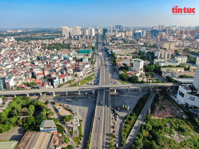 Cầu cạn Mai Dịch - Nam Thăng Long (Hà Nội) do Bộ Giao thông vận tải làm chủ đầu tư có chiều dài 5,36km, sử dụng nguồn vốn ODA của Nhật Bản và vốn đối ứng của Chính phủ Việt Nam. Ảnh minh họa: Trung Nguyên/Báo Tin tức